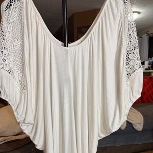 Lashes White Lace Sleeve Asymmetrical Top Size 2X